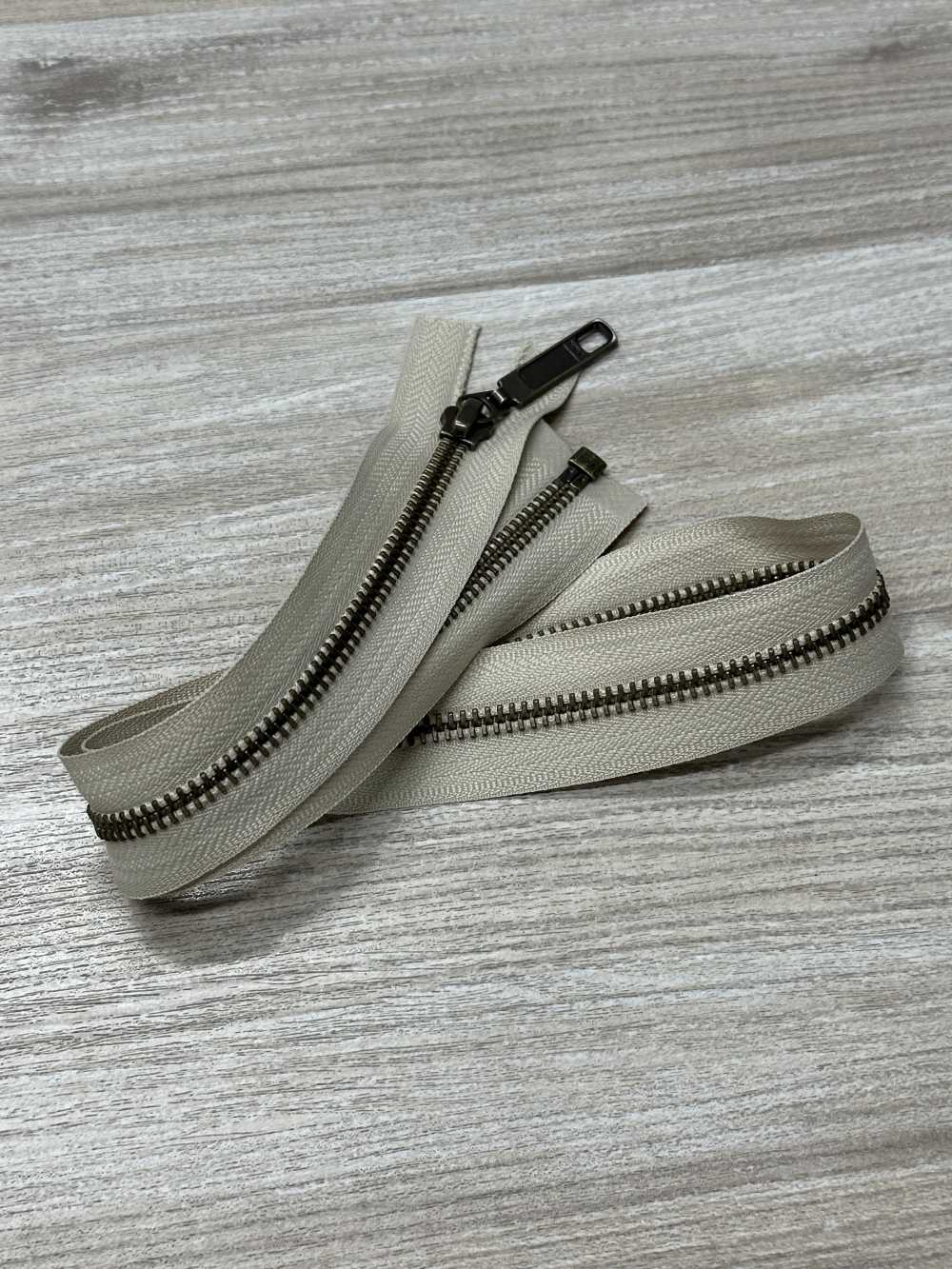 5RGKBOR-OUTLET Cerniera In Metallo Taglia 5 Oro Antico Aperta YKK