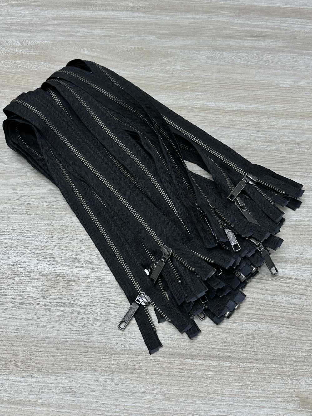 5RGTHOR-OUTLET Cerniera In Metallo Taglia 5 Argento Antico Aperta YKK