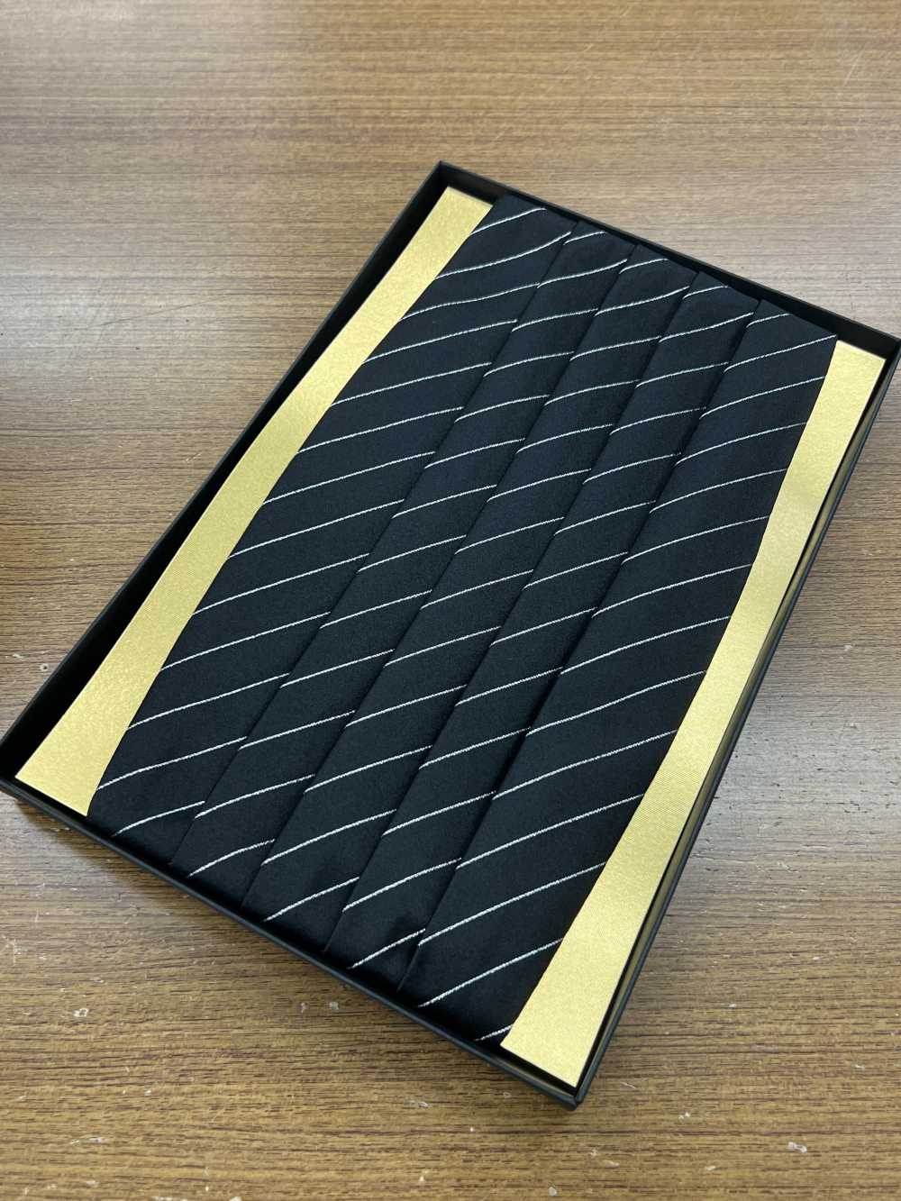 CM-720 Fascia Da Smoking In Seta Nera Lamé Reggimentale[Accessori Formali]