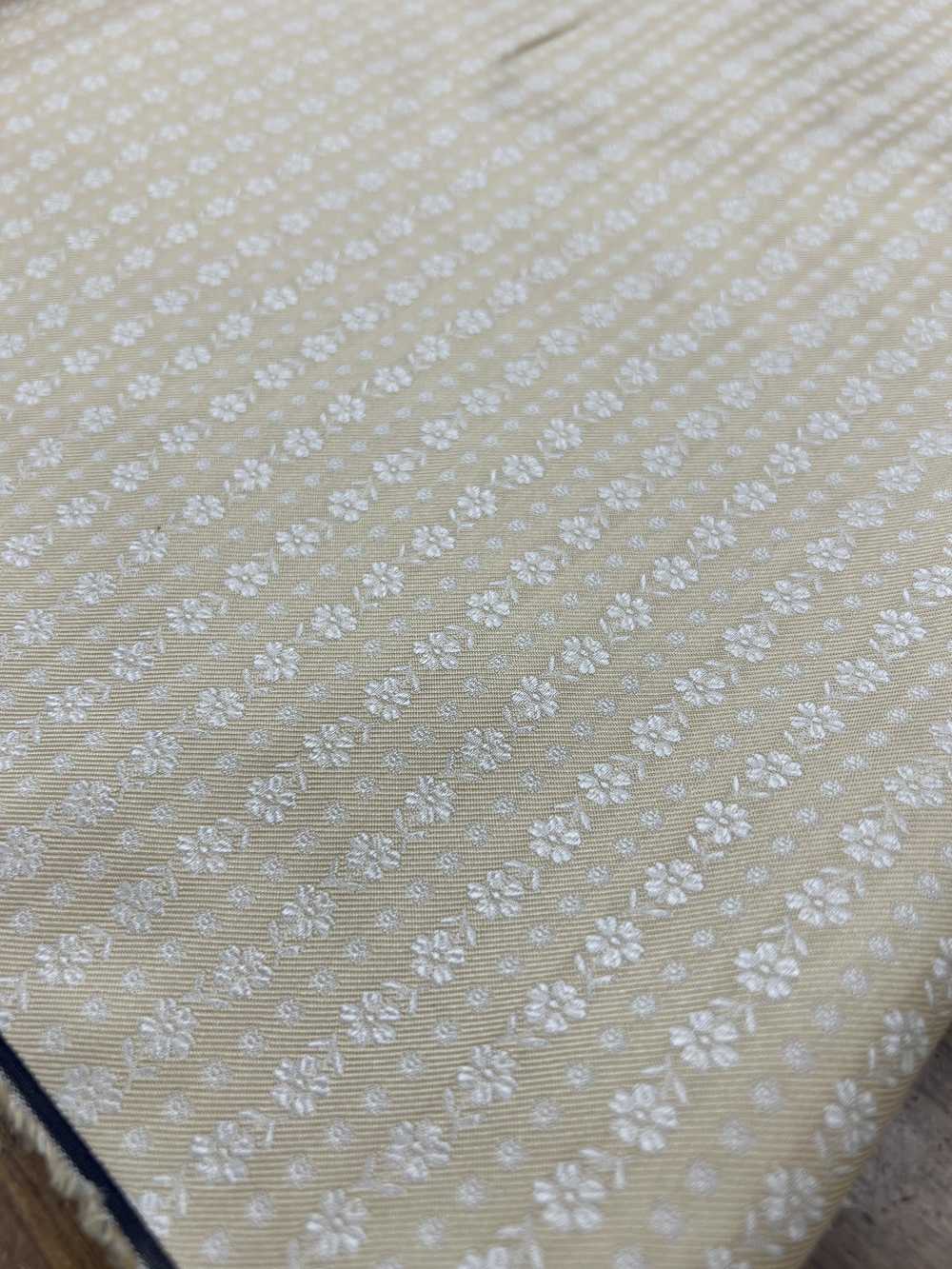 AI-6 Seta Jacquard Fantasia Floreale Beige [outlet][Tessile] Yamamoto(EXCY)