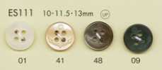 ES111 DAIYA BUTTONS Bottone in poliestere effetto conchiglia con motivo ancora