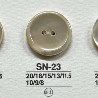 SN23 Bottone lucido a due fori in materiale naturale Takase Shell