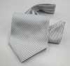 MS-403 Set Cravatta Ascot E Fazzoletto Annodati A Mano, Grigio Chiaro