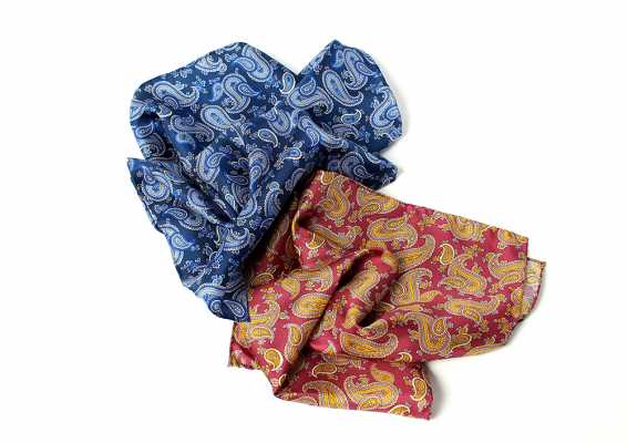 PCF-1 Fazzoletto da taschino con stampa italiana, motivo paisley in seta, blu navy / rosso vino