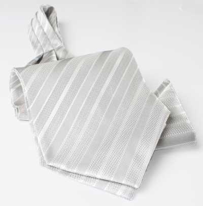 AS-943 Cravatta ascot in seta di produzione giapponese, grigio rigato