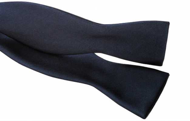 MT-107 Papillon annodato a mano in materiale pregiato, blu navy