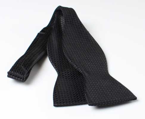 MT-986 Papillon in seta annodato a mano di produzione giapponese, motivo Kanoko, nero